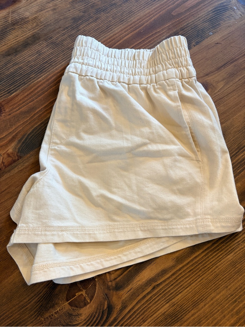 Aerie NWT Cream Elastic Waistband Shorts